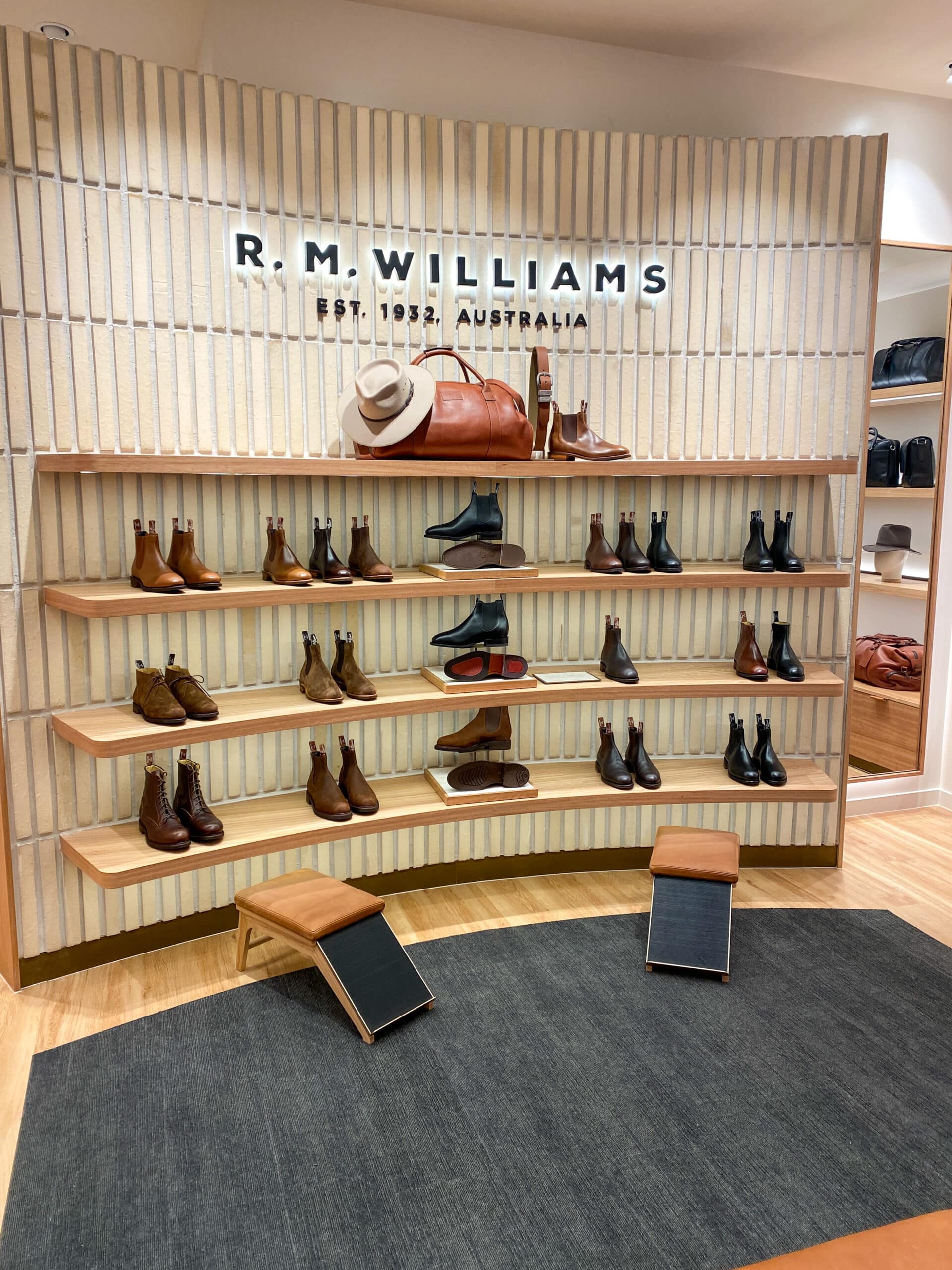 R.M.Williams Caneland Central